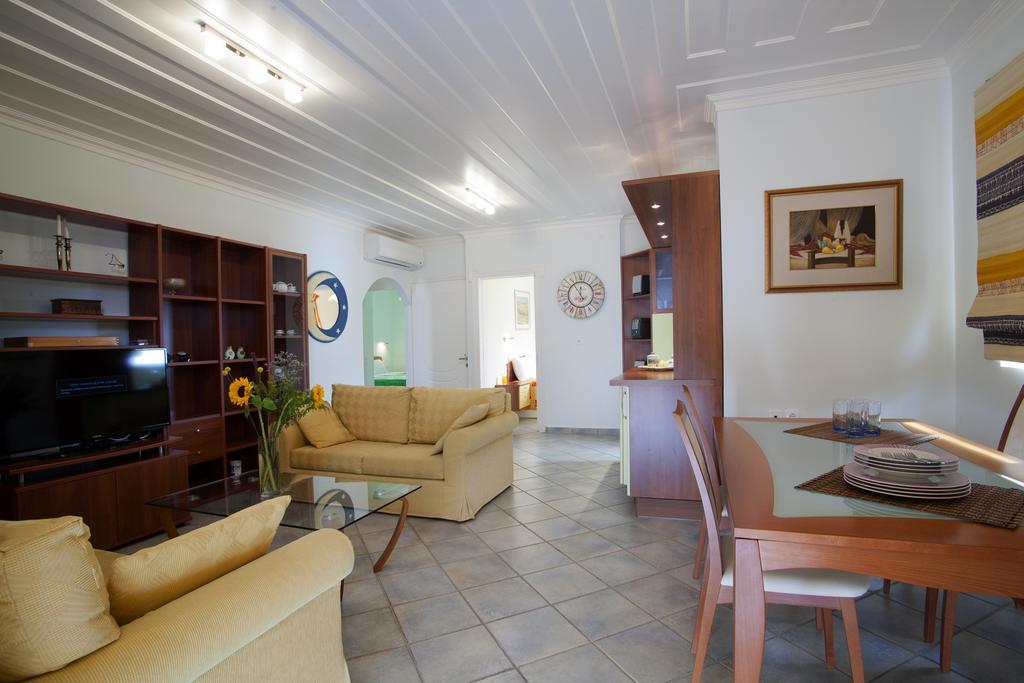 Exanthia Villas ภายนอก รูปภาพ
